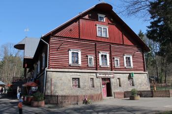 lovecký zámeček Ráby (© Vlastislav Mareček, 03/2016)