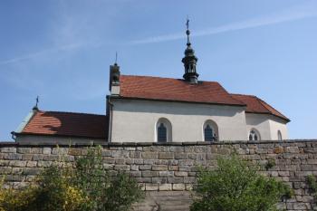 Kostel od jihu ( © Ivan Grisa 04/2011)