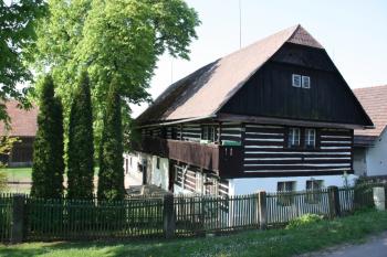 Dům čp. 14 od severovýchodu ( © Ivan Grisa 04/2011)