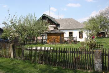 Usedlost čp. 16 od jihu ( © Ivan Grisa 04/2011)