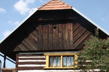 Obytné stavení usedlosti čp. 15 od jihu ( © Ivan Grisa 04/2011)