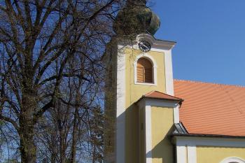 Pivín – kostel sv. Jiří (© Ivo Rozehnal, 04/2011)