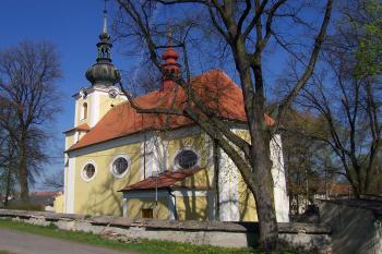 Pivín – kostel sv. Jiří (© Ivo Rozehnal, 04/2011)