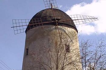 Větrný mlýn (© Marian Repáš 2004)