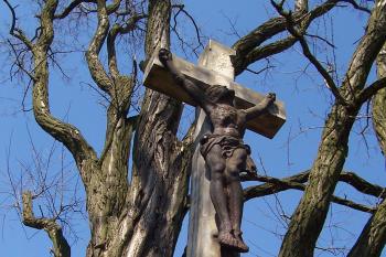 Kaple sv. Jana Nepomuckého – kříž (© Ivo Rozehnal, 04/2011)