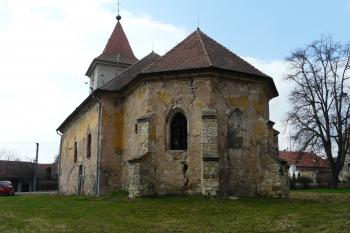 kostel od východu (© Jaroslav Valečka, 05/2011)