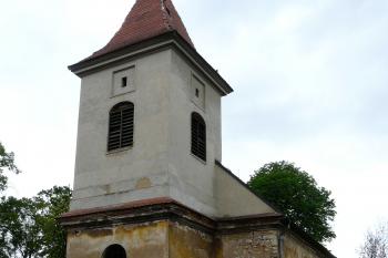 západní průčelí kostela s věží (© Jaroslav Valečka, 05/2011)