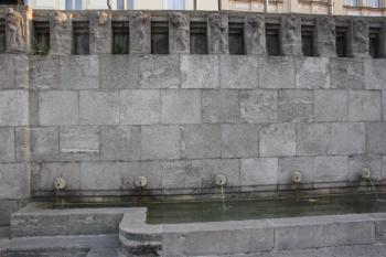 Východní rameno zárubní zdi u bývalého místa pomníku ( © Ivan Grisa 04/2011)