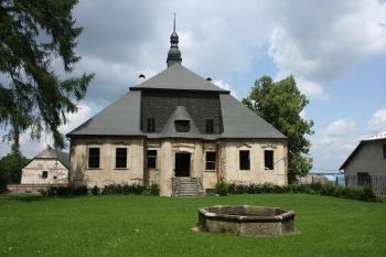 jižní průčelí (© Martin Kabeláč, 06/2003)