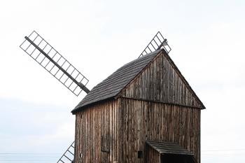 Mlýn od východu ( © Ivan Grisa 09/2006)