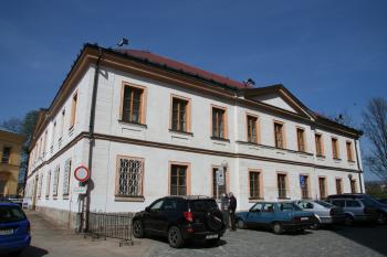 Čelo zámku ( © Petr Nožička 04/2011)