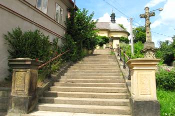 schody ke kostelu (© rodo chrozit, 07/2011)