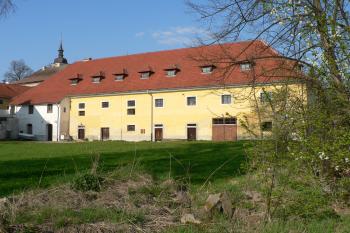 pohled od jihozápadu (© Ondřej Drlík, 05/2011 )