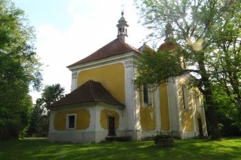 kostel od SV (© rodo chrozit, 05/2011)
