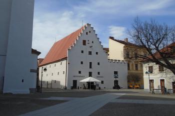 opravená budova solnice (býv. zbrojnice), pohled z východu (© Jaroslav Špiroch 04/2021)
