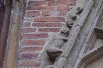 Detail portálu (© Pavel Veselský, 01/2008)