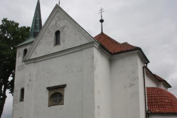 Kostel od jihu ( © Ivan Grisa 05/2011)