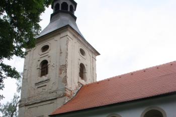 Věž a loď od jihovýchodu ( © Ivan Grisa 05/2011)