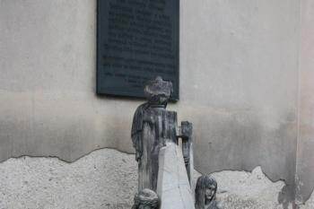 Náhrobek českého astronoma Antonína Strnada (1746–99) ( © Ivan Grisa 05/2011)
