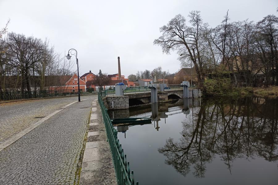 kamenný most se stavidly