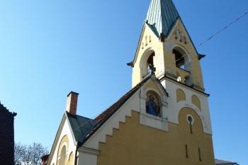  ( © Milan Caha 06/2011)
