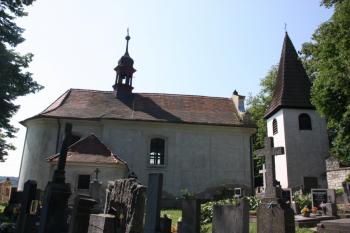 Kostel a zvonice od severu ( © Ivan Grisa 06/2011)