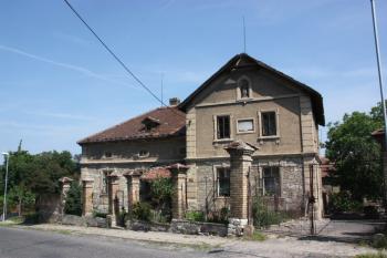 Bývalá fara od jihu ( © Ivan Grisa 06/2011)