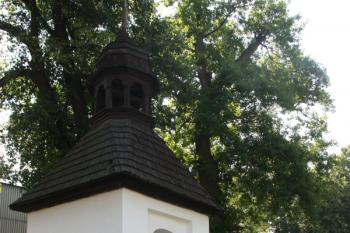 Kaplička (zvonička) od severu ( © Ivan Grisa 06/2011)