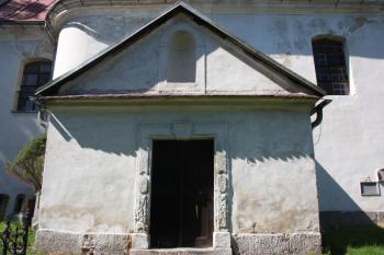 Jižní předsíň kostela ( © Ivan Grisa 07/2011)