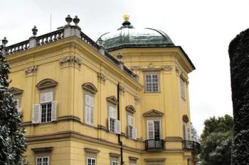 zahradní průčelí dolního zámku ( © Jan P. Štěpánek 11/2012)