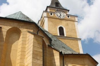 Závěr, Redernská kaple a věž od východu ( © Ivan Grisa 07/2011)