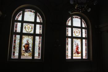Okna hlavního schodiště ( © Ivan Grisa 07/2011)