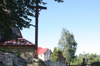 Kříž u severní brány hřbitova ( © Ivan Grisa 07/2011)