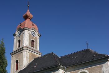 Kostel od jihovýchodu ( © Ivan Grisa 07/2011)