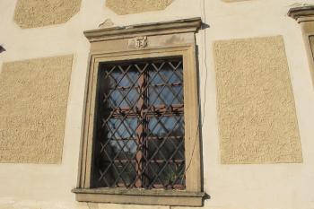 detail okenního ostění (© D Dohňanský, 07/2018)