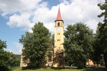 Kostel od západu ( © Ivan Grisa 07/2011)