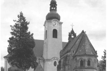 Nový kostel a Richterova hrobka od jihu ( © P. F. Schwind: Pamětní spis u příležitosti dokončení katolického kostela v Raspenavě, reprint město Raspenava 2008)
