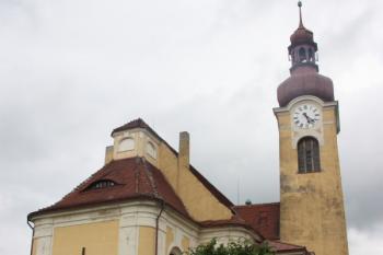Kostel od západu ( © Ivan Grisa 07/2011)