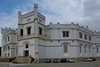Nový Světlov-pohled z parkoviště u zámku (© Lenka Martinková, 09/2012)