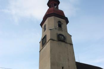 Věž a presbytář od severu ( © Ivan Grisa 07/2011)