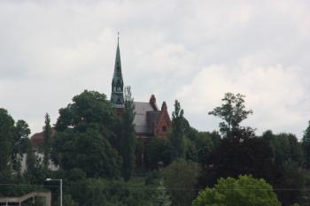 Kostel od jihozápadu (z Habartic) ( © Ivan Grisa 07/2011)