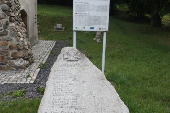 Pomník občanům starého Seidenbergu (Ale Seidenberg, dnes Stary Zawidów), padlým za I. světové války ( © Ivan Grisa 07/2011)