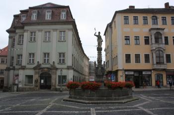 Západní část náměstí Markt s tzv. Rolandovou kašnou ( © Ivan Grisa 07/2011)