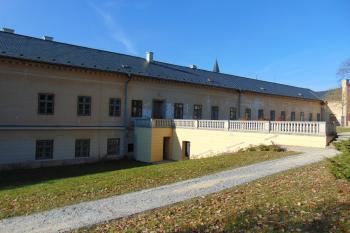 Vých. 