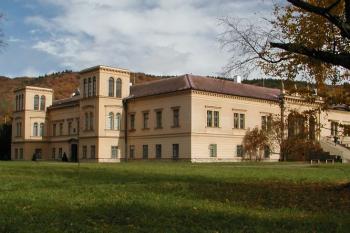 Zámek ze zahrady ( © Roman Krejčí 26.10.2002)