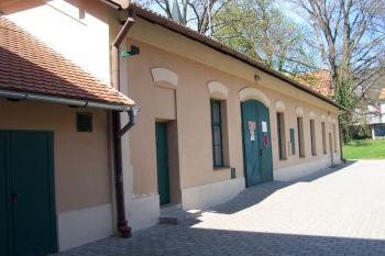 Čechy pod Kosířem - zámek - vnitřní trakt (© Ivo Rozehnal, 04/2010)