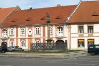 sloup se sochou sv. Jana Nepomuckého