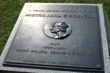 pamětní deska ( © Milan Caha 04/2011)