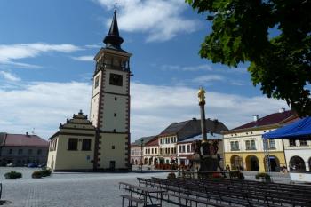 Renesanční radnice s věží z druhé poloviny 16. století (© František Kinař, 08/2014)