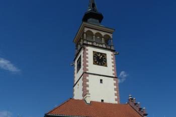 Renesanční radnice s věží z druhé poloviny 16. století (© František Kinař, 08/2014)